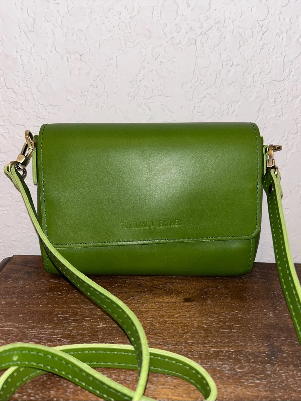 Portland Leather Green Apple Metro Crossbody Purse Bag